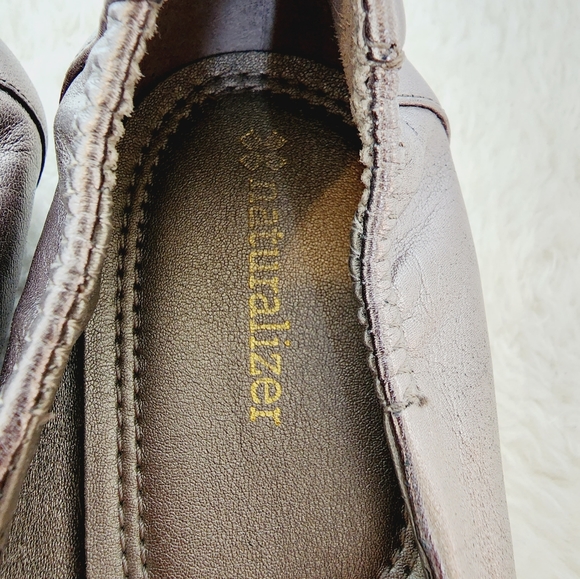[7] Naturalizer Pewter Landry Flat - Picture 4 of 9
